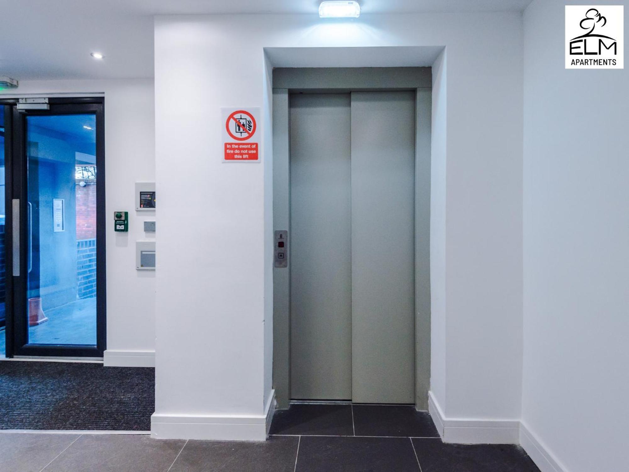 Elm Aparthotel , Collection Of Apartments Available Near Media City , Free Parking 맨체스터 외부 사진
